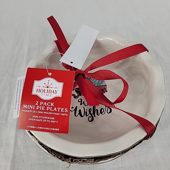 2 Pack Mini Christmas Pie Plates  Holiday Time Red Truck Tree . NEW - Picture 3 of 3